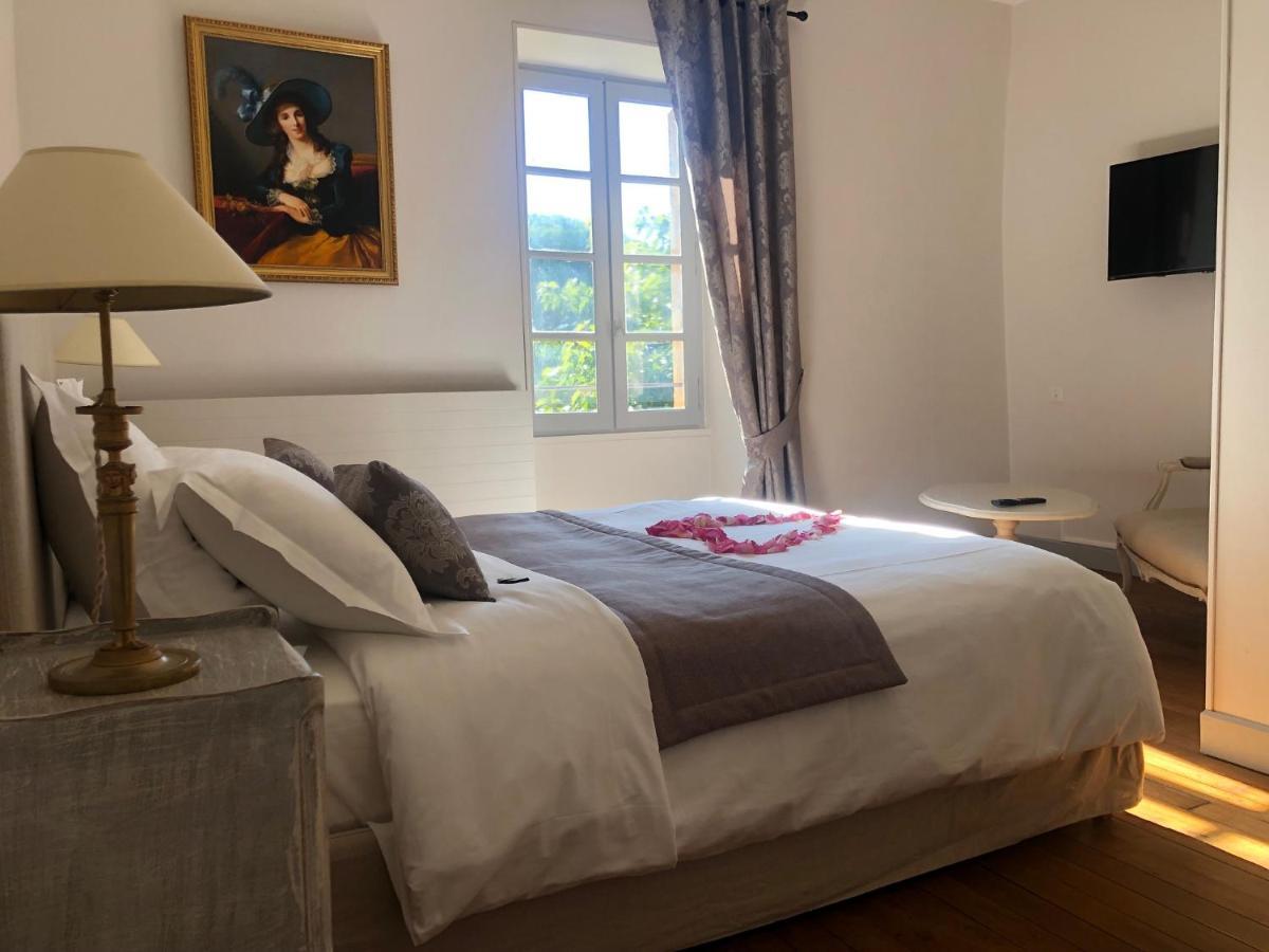 Bed and Breakfast Domaine De Monplaisir Caylus Esterno foto