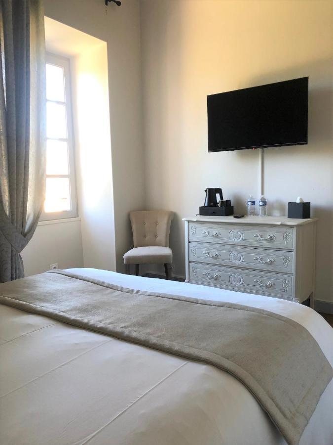 Bed and Breakfast Domaine De Monplaisir Caylus Esterno foto