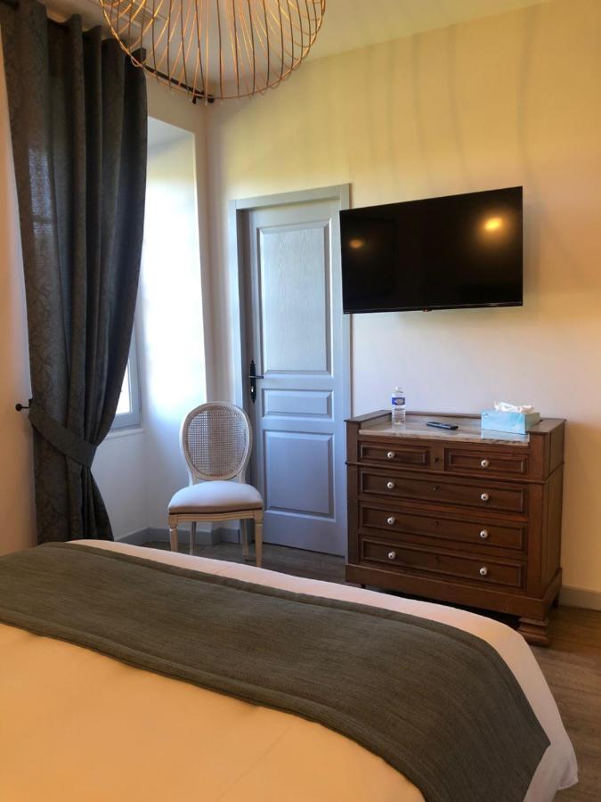 Bed and Breakfast Domaine De Monplaisir Caylus Esterno foto