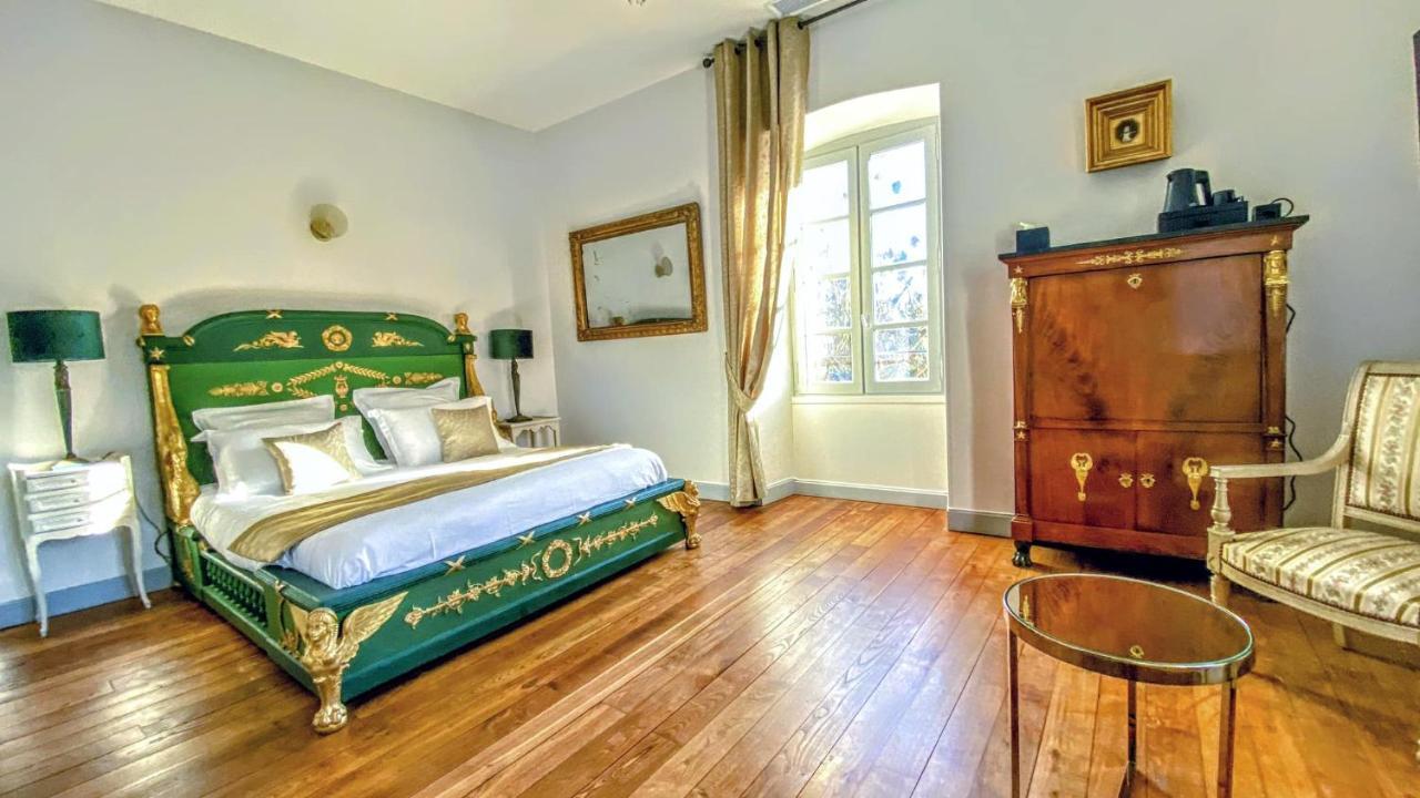 Bed and Breakfast Domaine De Monplaisir Caylus Esterno foto