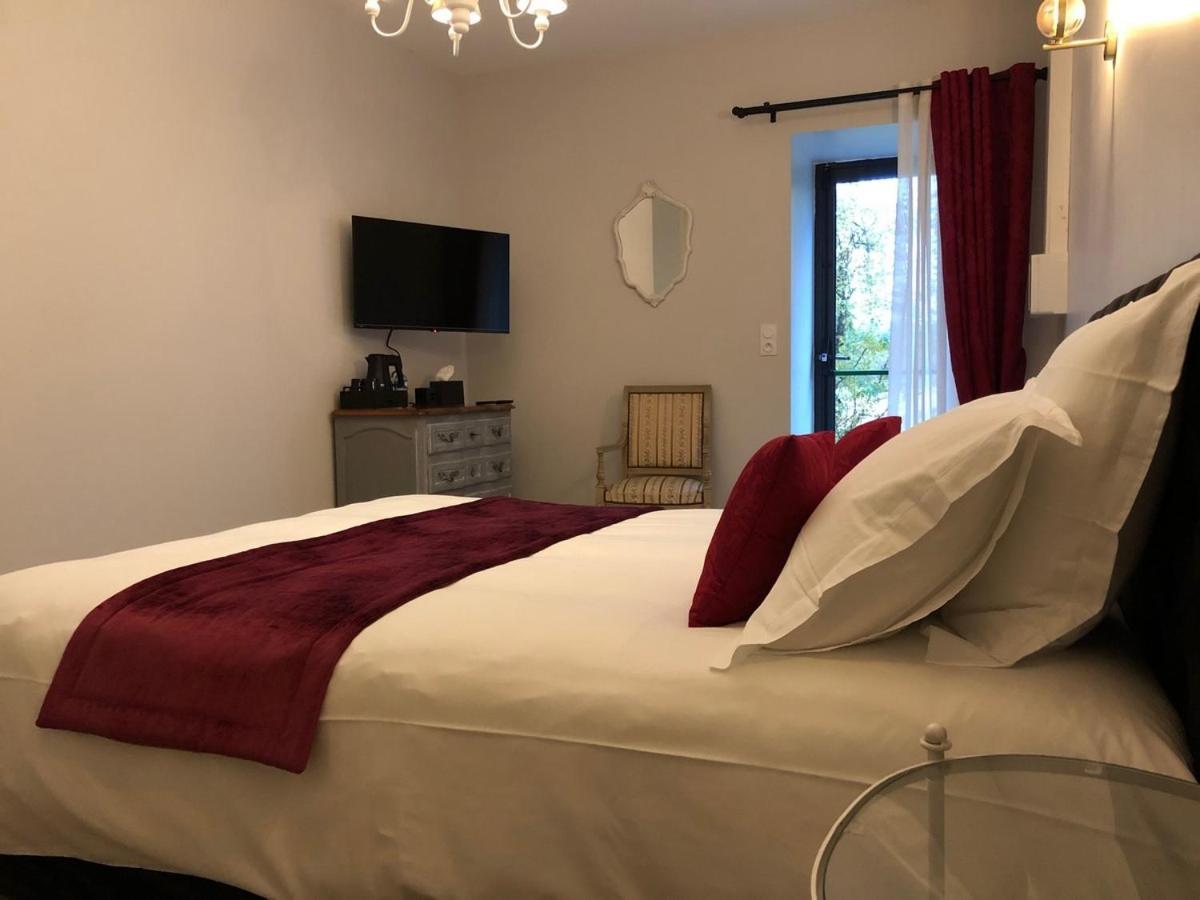 Bed and Breakfast Domaine De Monplaisir Caylus Esterno foto