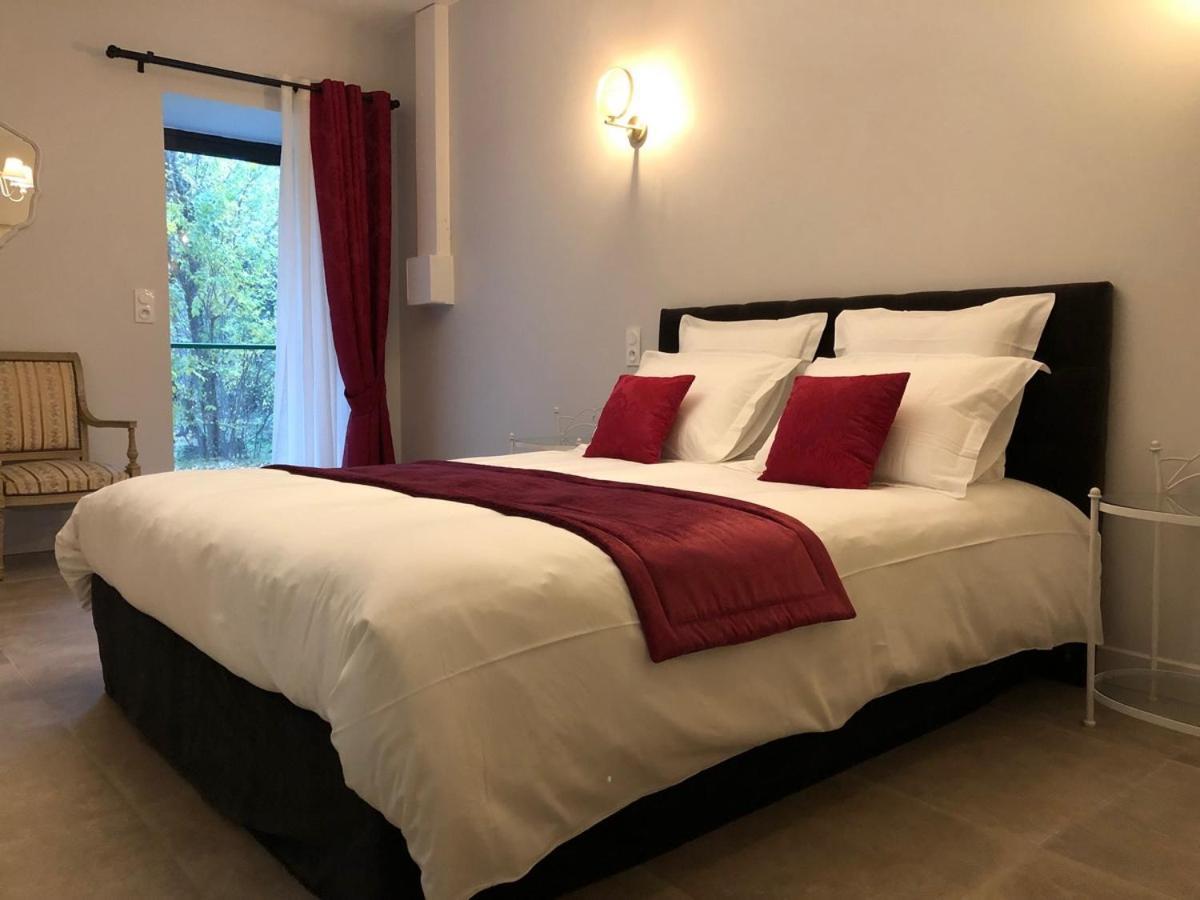 Bed and Breakfast Domaine De Monplaisir Caylus Esterno foto