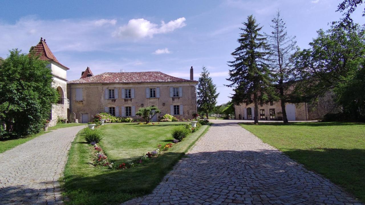 Bed and Breakfast Domaine De Monplaisir Caylus Esterno foto