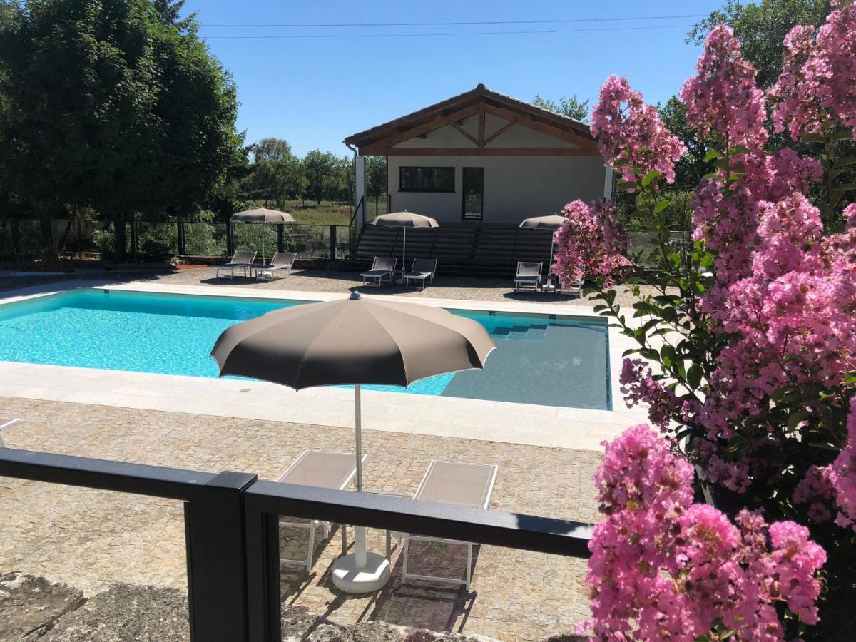 Bed and Breakfast Domaine De Monplaisir Caylus Esterno foto